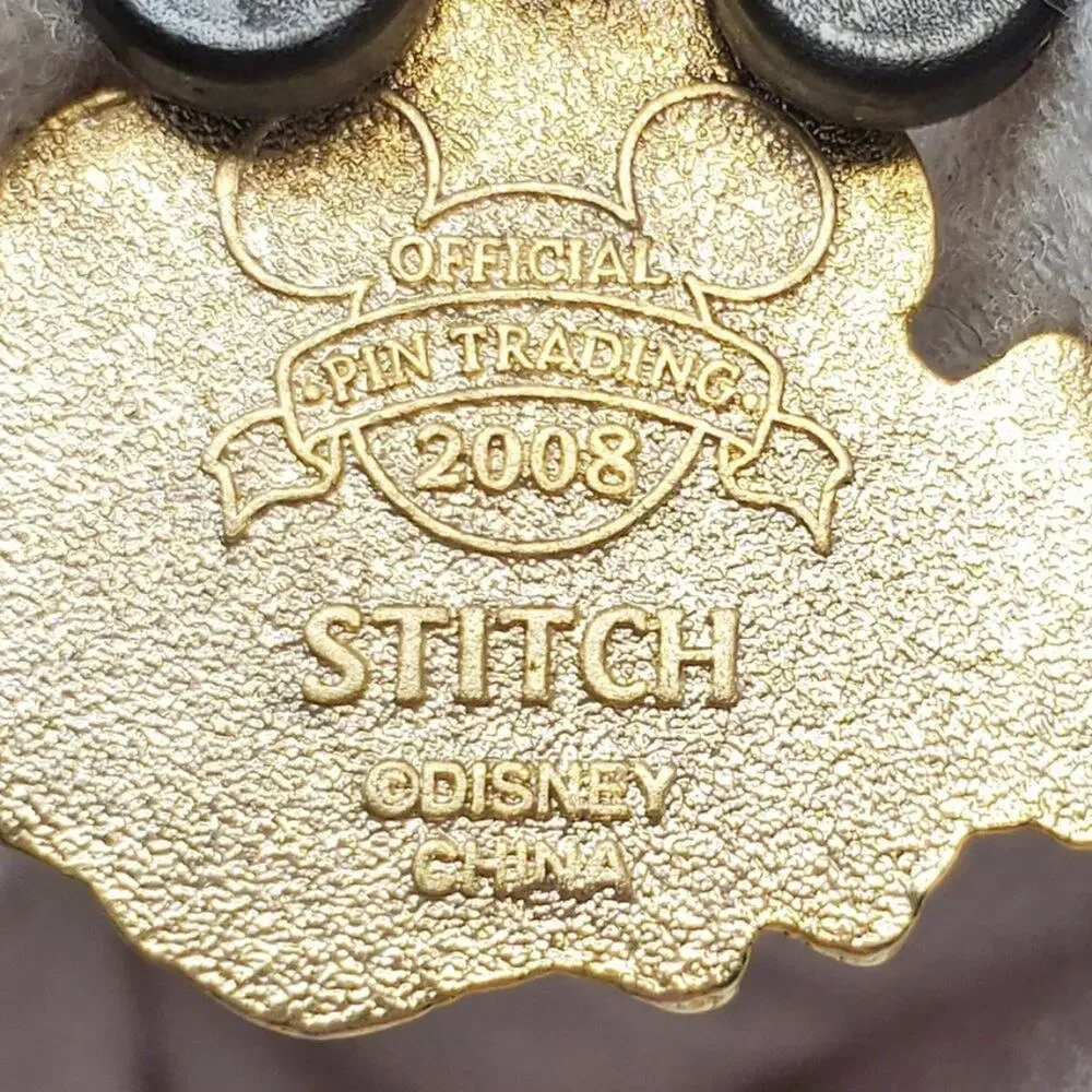 Disney Lilo & Stitch Sitting 2008  Pin Official Pin Trading